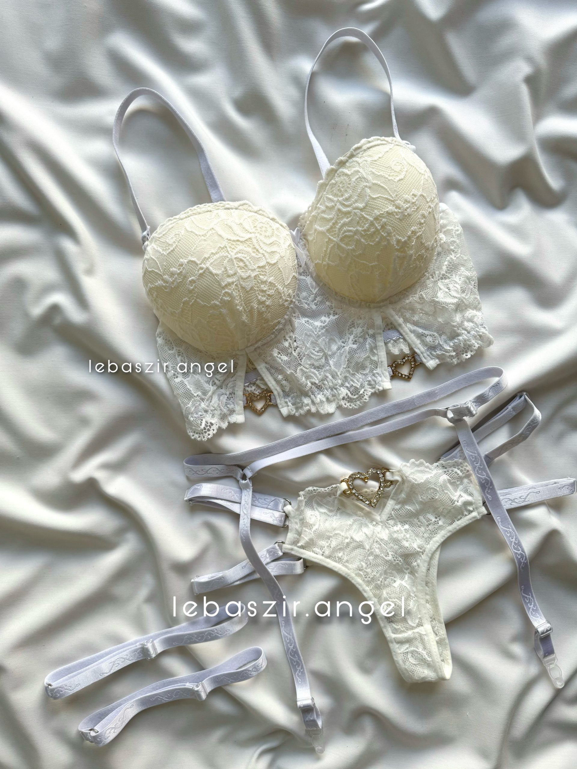 8DF73131-5058-45C4-9F01-0808558E4A3C ست برالت اسفنجی ۴تیکه سفید - Image 1