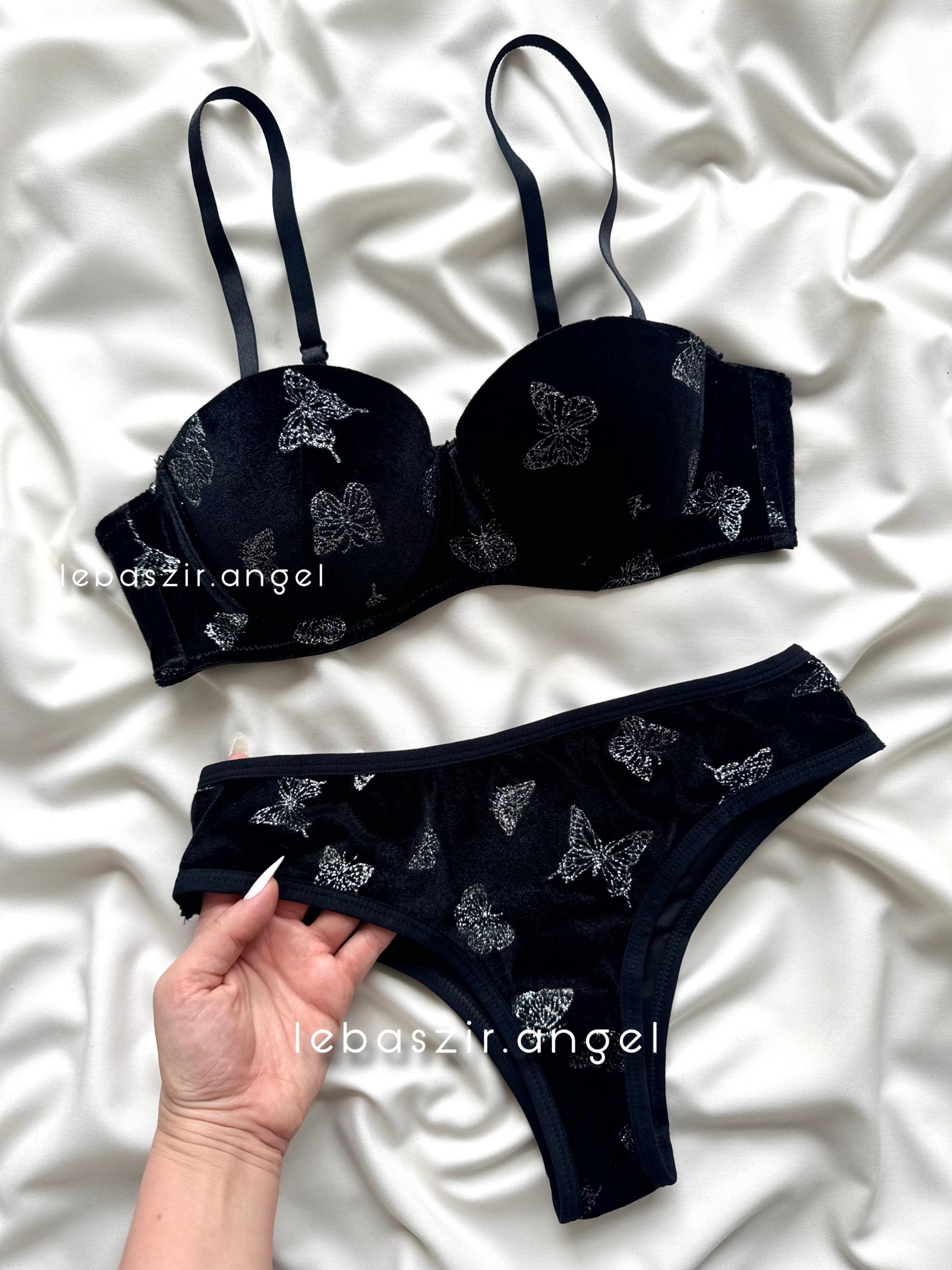 4B65ABA8-EAEB-4E9B-BCA5-671399F5AABF ست اسفنجی مخمل پروانه ای🖤🦋 کد 8029 - Image 1