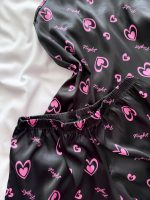 تاپ و شلوارک ساتن طرح قلب مشکی - Image 2